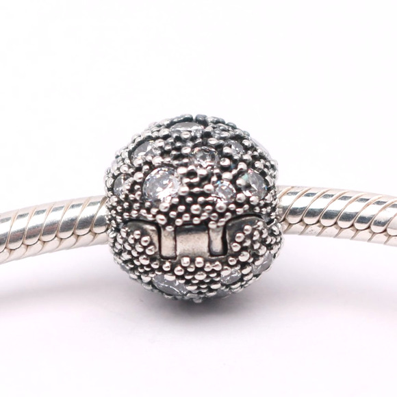 PANDORA Cosmic Stars Clip with Clear Zirconia - 791286CZ - Picture 5 of 9